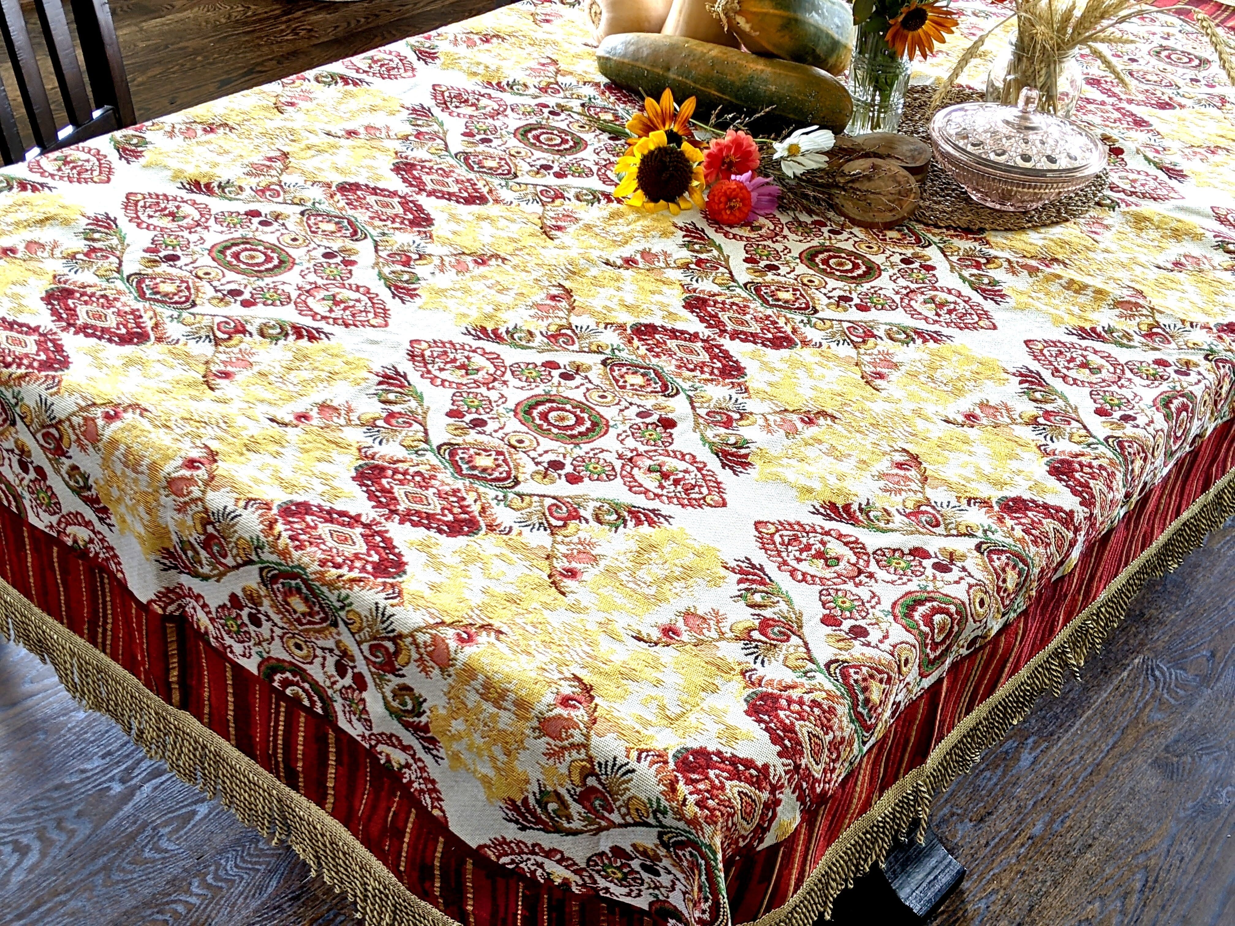 Tache Elegant Burgundy Ornate Paisley Woven Tapestry Tablecloth (18194)-3
