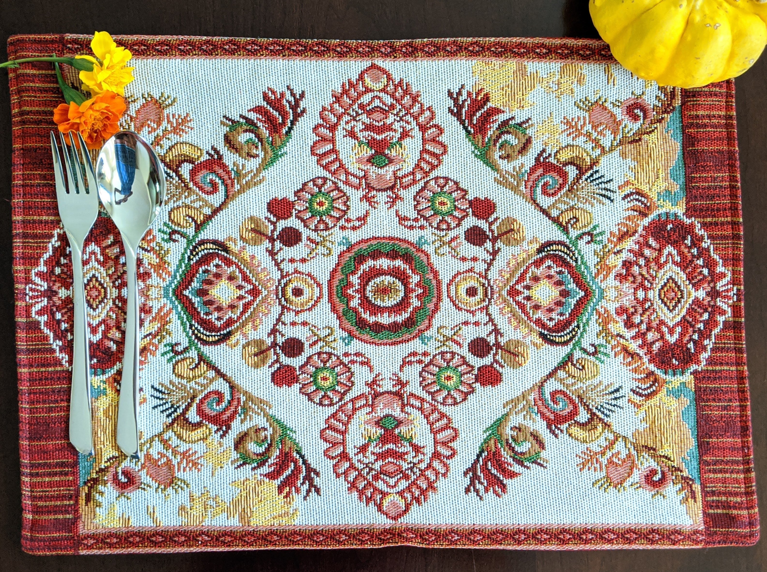 Tache Elegant Burgundy Ornate Paisley Woven Tapestry Placemat Set (18194)-0