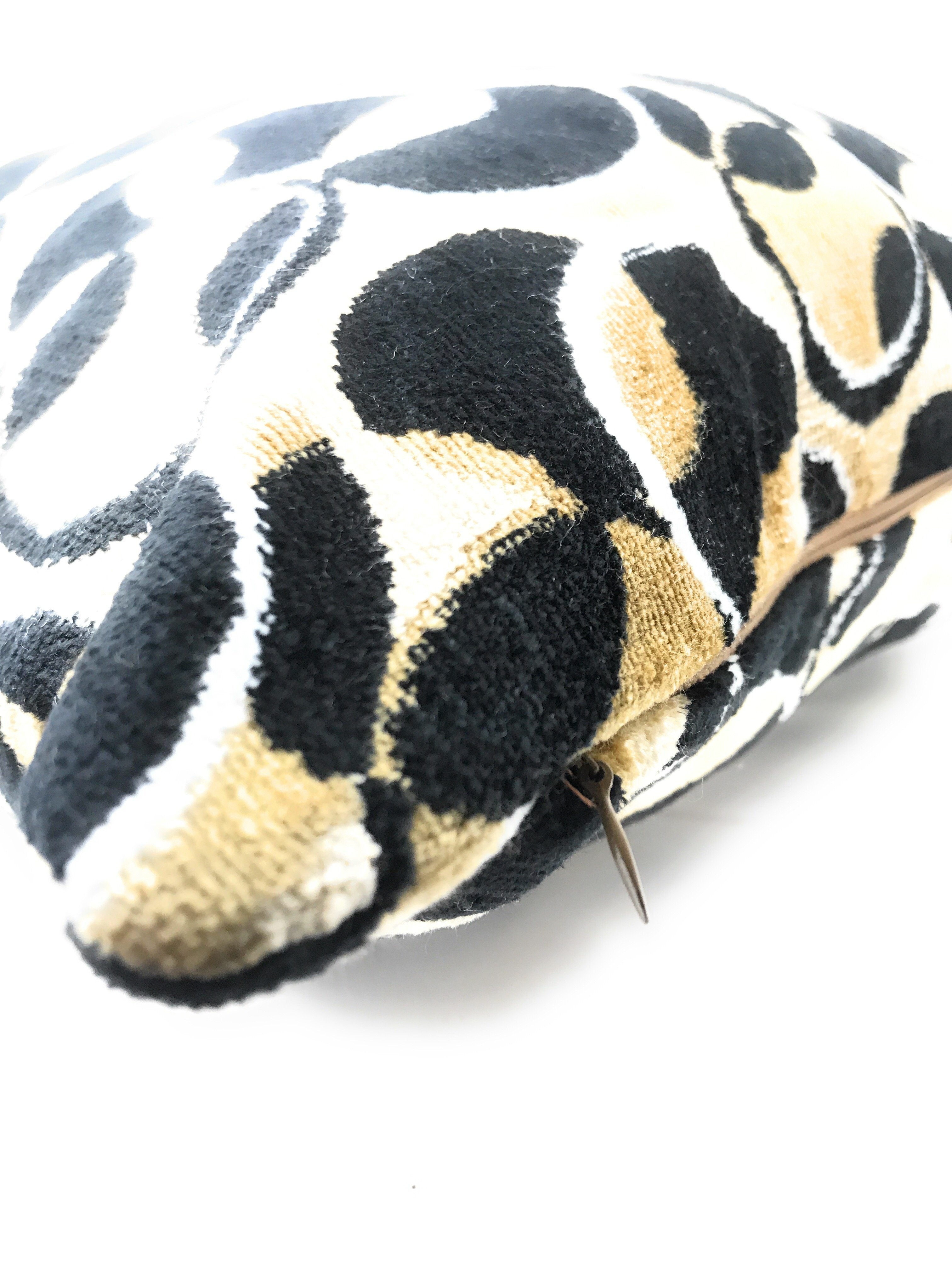 Tache 18 X 18 Inch Geometric Eternal Eclipse Throw Pillow Cover (YLGP-02)-4