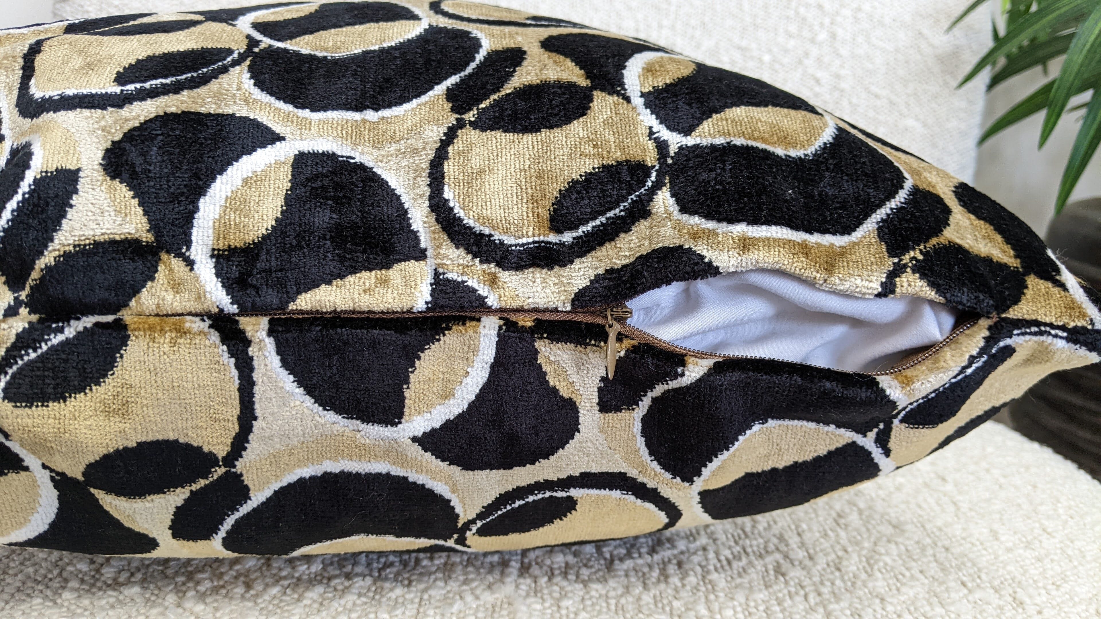 Tache 18 X 18 Inch Geometric Eternal Eclipse Throw Pillow Cover (YLGP-02)-3