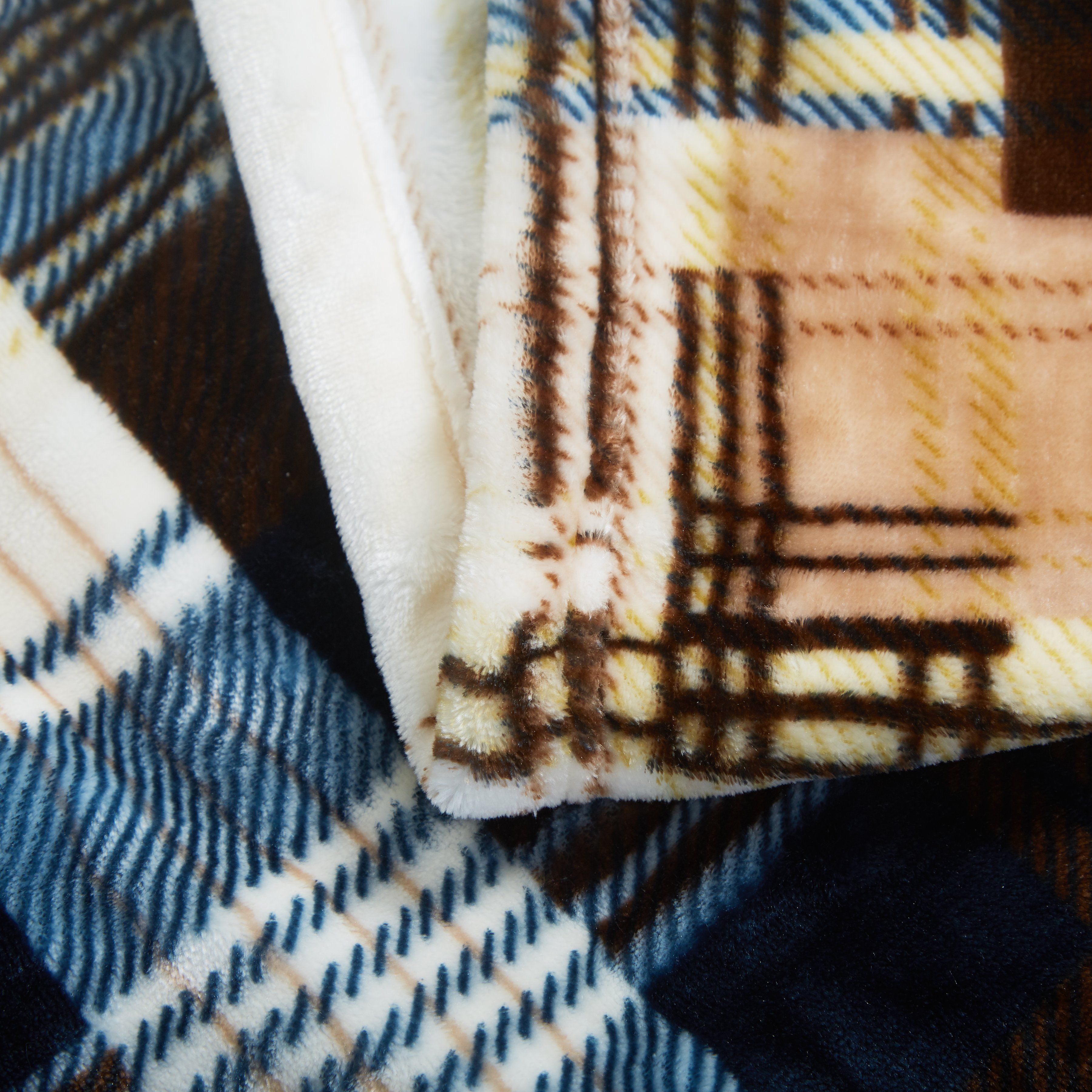 Tache Super Soft Winter Cabin Flannel Throw Blanket-4